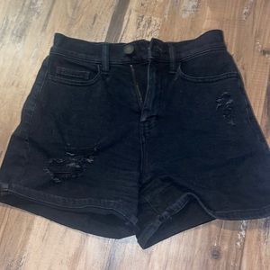 Black boyfriend midi jean shorts